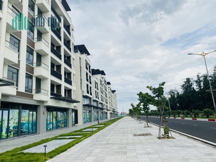 Cần bán căn nhà 5 tầng mt  Lê Duẩn đường 32m khu tổ hợp nghĩ dưỡng Shophouse L’aurora Phú Yên