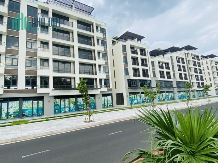 Cần bán căn nhà 5 tầng mt  Lê Duẩn đường 32m khu tổ hợp nghĩ dưỡng Shophouse L’aurora Phú Yên