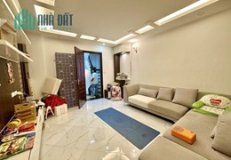 6 Tỷ Sau Hỗ Trợ Có Ngay Nhà Ngõ OTO, Tại Phố Xã Đàn, Đống Đa - 43m², 5 Tầng
