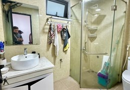 Bán Nhà Lô Góc, Ngõ Thông Ba Gác,Tại Phố 8/3, 3.5m2, Giá 4.5 Tỷ, Nhà 5T, Đẹp Ở Luôn.