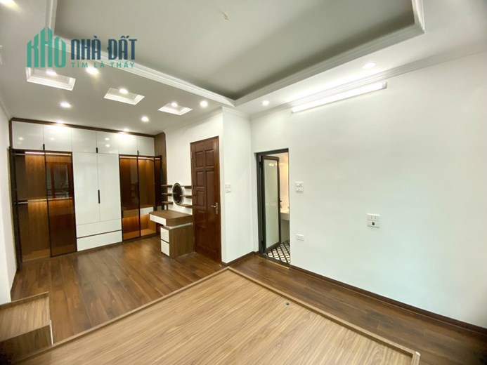 Nhà phố Đội Cấn, Ba Đình 5 t đầy đủ nội thất - về ở ngay dt 38 m2 x 5 t mới giá nhỉnh 6 tỷ