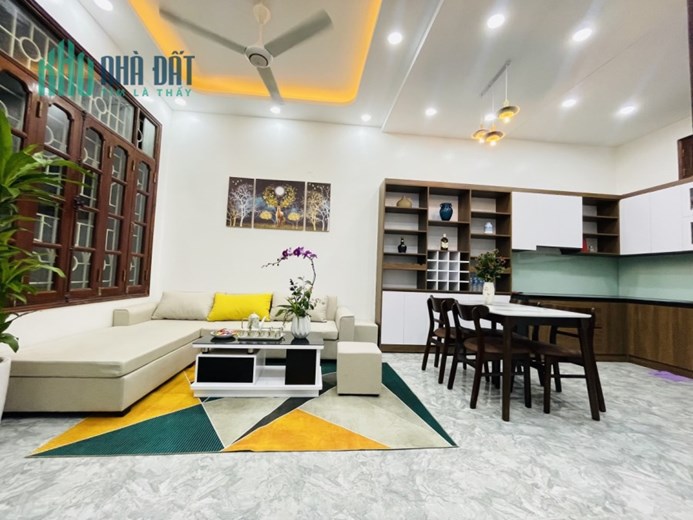 Chính chủ cần bán nhà ngõ 294/11 Đội Cấn, Ba Đình dt 35 m2 x 5,5 t đẹp giá 6,25 tỷ