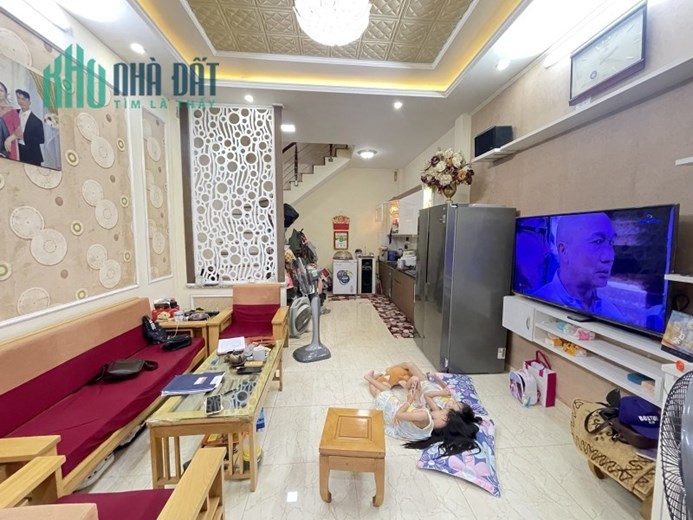 Cực Hiếm - 4 Tỷ Có Ngay 38m2 Nhà 5 Tầng Ngõ To, Thoáng Tại Bạch Mai, Hai Bà Trưng