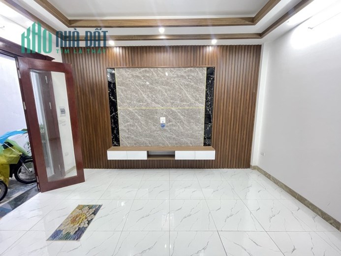 Nhà Mới 5 Tầng Lô Góc, Ngõ To 35m2 Phố 8/3, Giá Chỉ 4.5 Tỷ, 0337678388