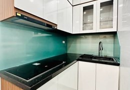 - nhà mới ở ngay phun nội thất -trung tâm đống đa 
-liên hệ: 083 2865 116