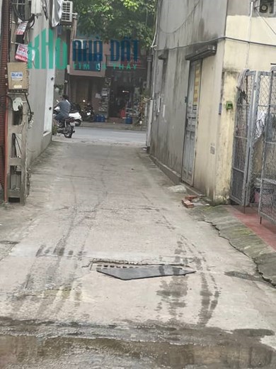 Nhà mặt ngõ cách Thạch Bàn 50m, diện tích 30.2m² x 6 tầng, mặt tiền 6m
giá 5 ty 700 triệu