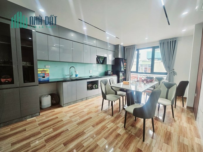 Chính chủ cần bán nhà mặt ngõ 58 phố Đào Tấn 50 m2 x 6 t thang máy mới giá 12,2 tỷ