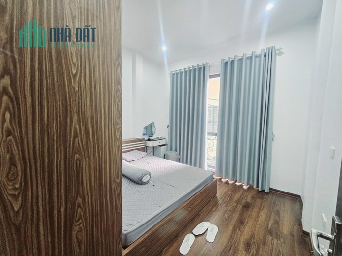 Chính chủ cần bán nhà mặt ngõ 58 phố Đào Tấn 50 m2 x 6 t thang máy mới giá 12,2 tỷ