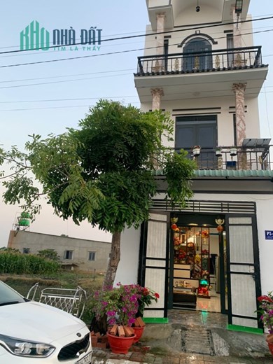 Cần Bán Nhanh Nhà 2 Tầng Siêu Đẹp Đường Xe Ô tô Vivu Ngay Trung Tâm Đức Hòa , Giá Tốt