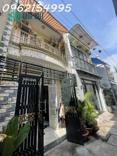 Chủ về quê bá.n gấp nhà 42m2 tặng toàn bộ nội thất - chỉ hơn bốn tỷ 1 xíu thôi ạ.