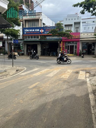 ĐẤT ĐƯỜNG NHỰA PHAN BỘI CHÂU, CÁCH SÂN BAY ĐÀ LẠT 2KM