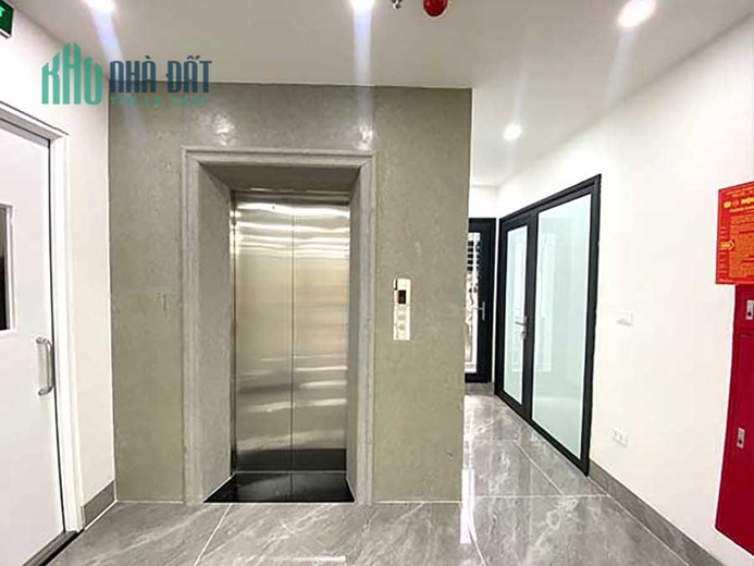 Cho Thuê 5 Tầng Dưới Toà Văn Phòng 8 Tầng MP Dịch Vọng Hậu.DT 130m2.MT 8m. Giá 130tr/th