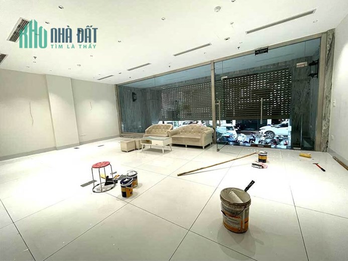 Cho Thuê Tòa Văn Phòng 8 Tầng Phố Trần Duy Hưng. DT 105m2, Mt 9.3m. Giá 140tr/th