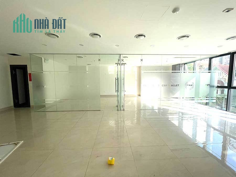 Cho Thuê Tòa Văn Phòng 8 Tầng Phố Trần Duy Hưng. DT 105m2, Mt 9.3m. Giá 140tr/th