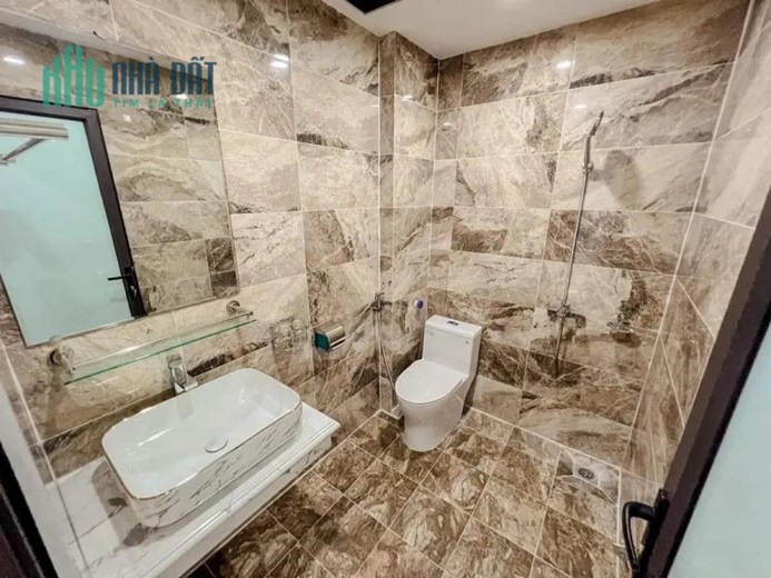 Bán nhà Gần thị trấn Chúc Sơn, Chương Mỹ, Hà Nội. Nhà xây 5 tầng mới. Diện tích 40m2, Sổ đỏ chính