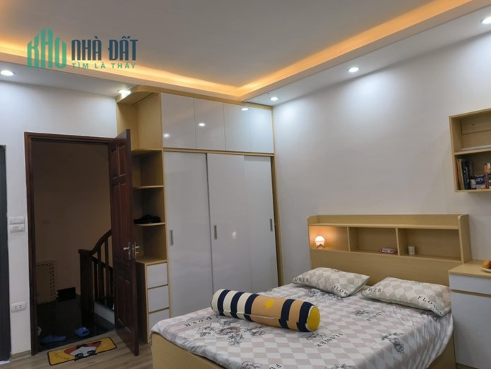 Bán nhà Thanh Xuân, HN, 42m x 6 tầng full nội thất- 6.9 tỷ có thương lượng