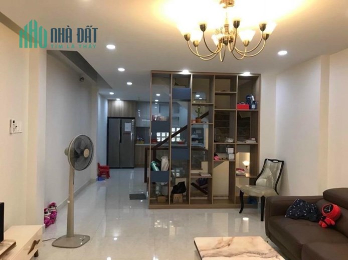 Bán Nhà Riêng HXH tránh Cách 500m Ra Đại Học Ngân Hàng, Thủ Đức, Giá 9,9 Tỷ