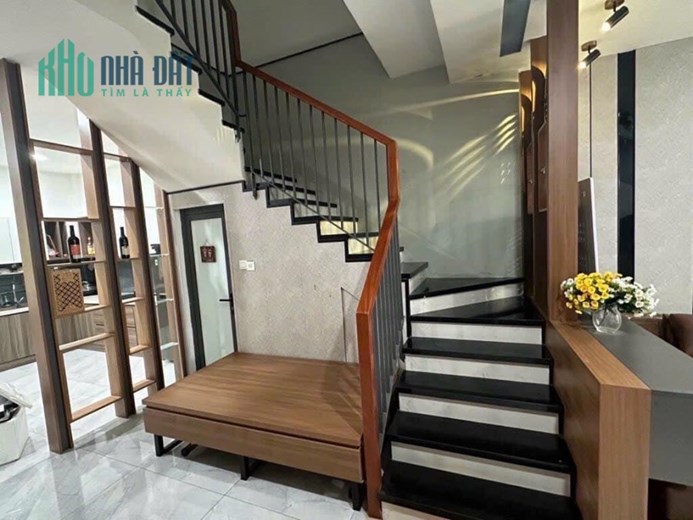 Cơ Hội Sở Hữu Nhà 3 Tầng Đặng Văn Bi, Thủ Đức - Hơn 8 Tỷ, HXH