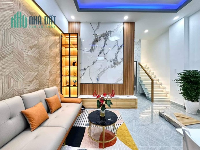 Nhà riêng Đặng Văn Bi Thủ Đức, 5.5x21m, 3 tầng mới xây, hẻm 8m, giá rẻ chỉ hơn 8 tỷ