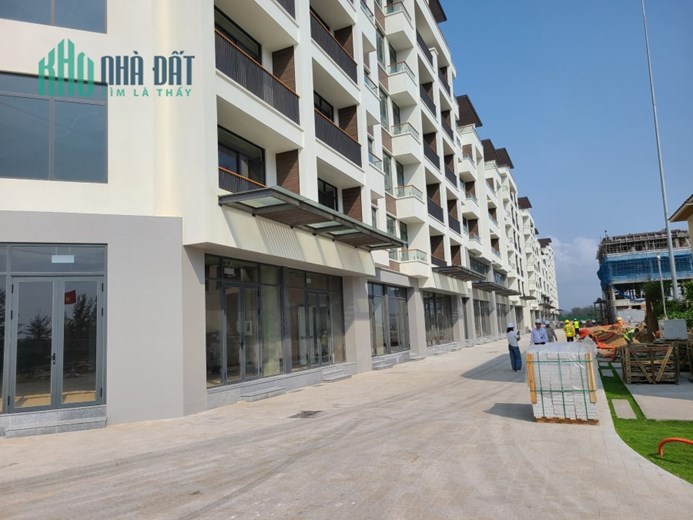 Cần bán shophouse biển 6 tầng 453m2 tổ hợp nghỉ dưỡng & giải trí L'Aurora Phú Yên