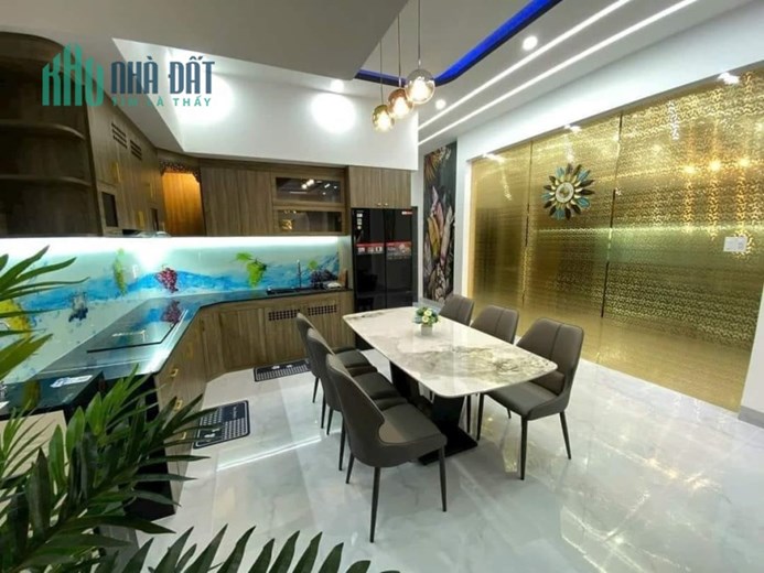 Bán nhà mới, lô góc 2 mặt tiền, hoàn công chuẩn, khu vực Thủ Đức, hẻm 6m