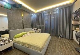 Bán nhà phố Phạm Văn Đồng, nhà mới kính coong, DT 42m2 Giá 6,8 tỷ