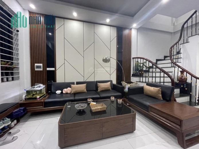 Bán nhà phố Phạm Văn Đồng, nhà mới kính coong, DT 42m2 Giá 6,8 tỷ