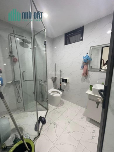 Bán nhà phố Phạm Văn Đồng, nhà mới kính coong, DT 42m2 Giá 6,8 tỷ