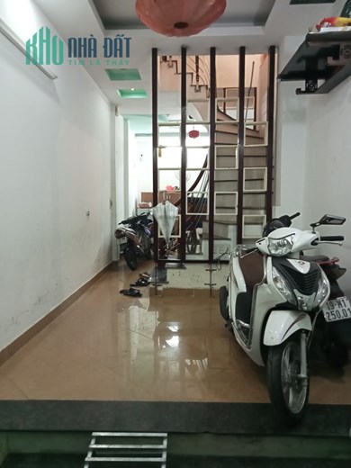 Có 102 Thịnh Quang, Đống Đa 5 tầng 7P 40m 7.9 tỷ có thương lượng