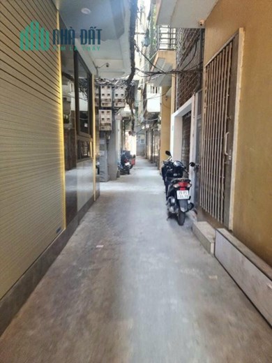 Có 102 Thịnh Quang, Đống Đa 5 tầng 7P 40m 7.9 tỷ có thương lượng