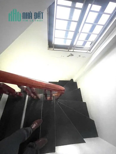 Bán nhà 5 tầng, ô tô đỗ cửa, Kim Giang, Hoàng Mai. DT 34m2, căn góc giá 6 tỷ