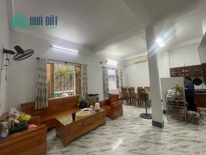 Xe hơi tránh, Võ Văn Ngân, Linh Chiểu, Thủ Đức, 6,2 tỷ, về ở luôn.