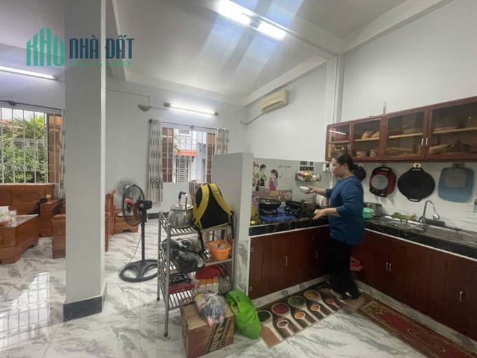 Xe hơi tránh, Võ Văn Ngân, Linh Chiểu, Thủ Đức, 6,2 tỷ, về ở luôn.