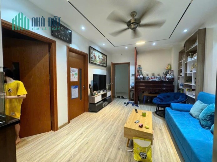 Bán nhà chung cư Trung Hòa, Cầu Giấy. 55m2 với 2 ngủ. Giá 3x tỷ nhỏ