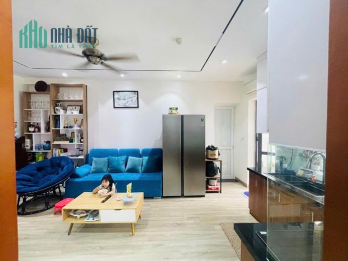 Bán nhà chung cư Trung Hòa, Cầu Giấy. 55m2 với 2 ngủ. Giá 3x tỷ nhỏ