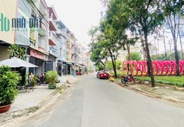 Nhà đẹp lô góc Thủ Đức, 2 mặt tiền, gần ĐH Ngân Hàng, giá rẻ như cho