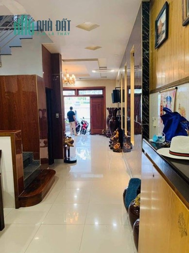 Bán Nhà Mới 2 MT , 5 PN, Pháp Lý Chuẩn, An Ninh Tốt Gần Vincom Thủ Đức
