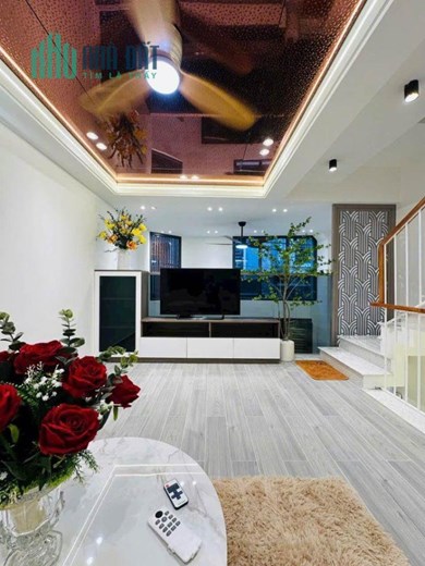 Bán nhà ngay trung tâm Thủ Đức, , DT 80m2, Công Chứng Ngay, gần Hoàng Diệu 2 Nhĩnh 7 tỷ