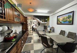 Bán Nhà Lô Góc 2 Mặt Tiền Trung Tâm Thủ Đức – 5 Phòng Ngủ, Pháp Lý Chuẩn, Giá Tốt