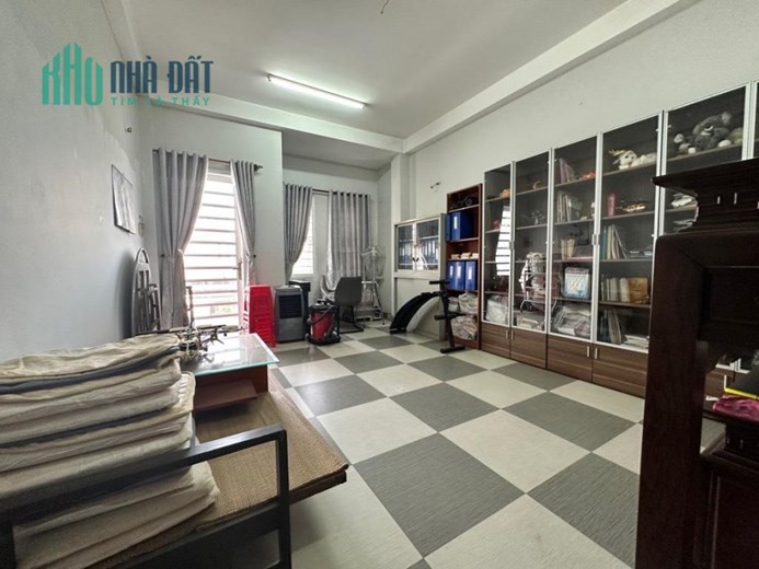 Bán Nhà Lô Góc 2 Mặt Tiền Trung Tâm Thủ Đức – 5 Phòng Ngủ, Pháp Lý Chuẩn, Giá Tốt