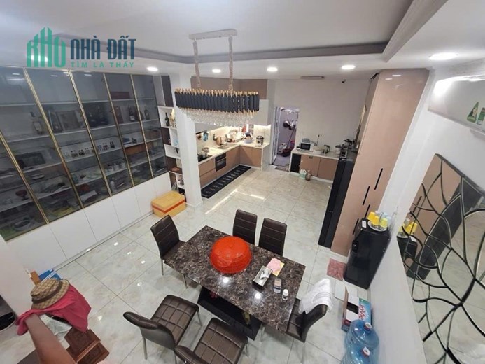 Nhà Lô Góc 2 Mặt Tiền 85m2 Thủ Đức, Gần ĐH Ngân Hàng, Sổ Hồng Riêng, Sang Tên Ngay