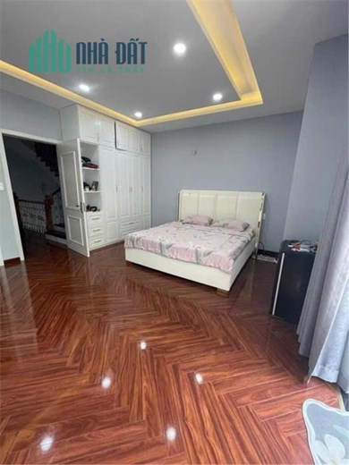Bán Gấp Nhà Mới Lô Góc Thủ Đức, 5 Phòng Ngủ, Sân Thượng, Cách Hoàng Diệu 2 Chỉ 300m