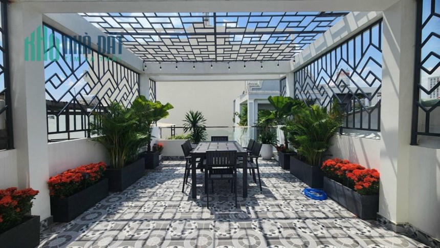 Bán Gấp Nhà 5 Tầng Bình Thọ, Thủ Đức - Hầm Để 2 Ô Tô, Nội Thất Cao Cấp