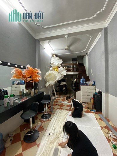 MẶT NGÕ RỘNG Ô TÔ, THẲNG PHỐ, KINH DOANH – 4 tầng Lý Nam Đế 32m chỉ 10.6 tỷ - SĐCC nở hậu