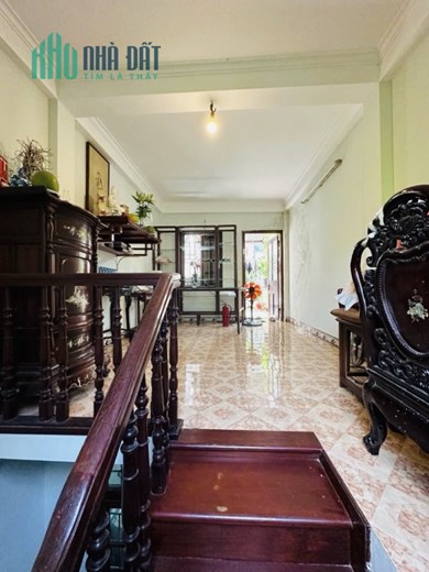 MẶT NGÕ RỘNG Ô TÔ, THẲNG PHỐ, KINH DOANH – 4 tầng Lý Nam Đế 32m chỉ 10.6 tỷ - SĐCC nở hậu