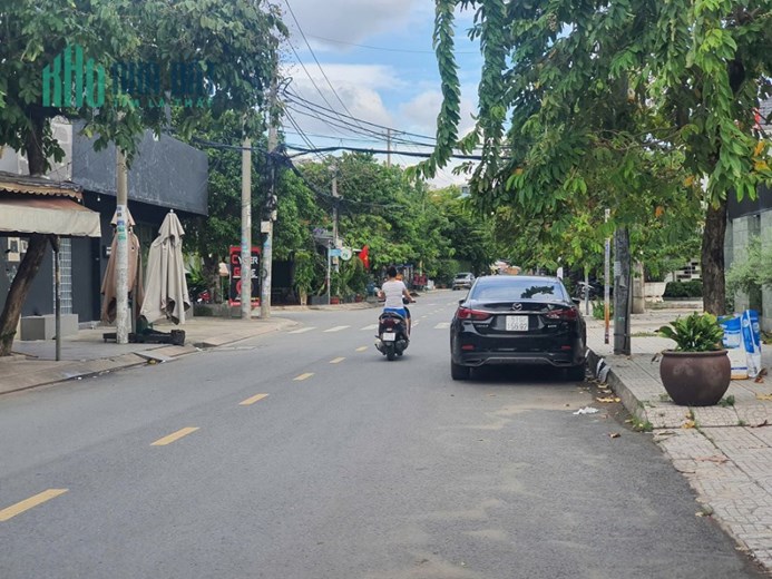 Bán đất tặng nhà mặt tiền đường 14m – Tân Phú. DT 4x20m, đúc 3 tấm chỉ hơn 8 tỷ