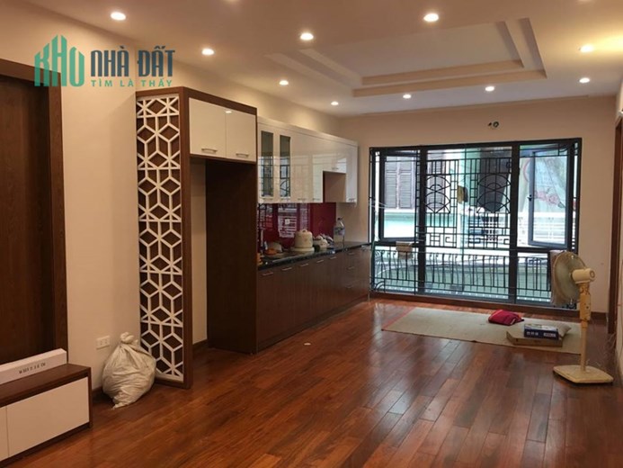 Chủ nhà cần bán nhà ngõ Thụy Khuê, thông sang phố Võng Thị dt 35 m2 x 5 t đẹp giá nhỉnh 6 tỷ