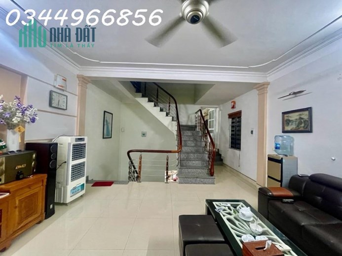 Bán Nhà 4 Tầng Quận Bắc Từ Liêm dân xây,ô tô tránh,ngõ thông,kinh doanh,văn phòng hơn 8 tỷ.
