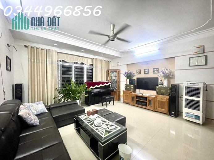 Bán Nhà 4 Tầng Quận Bắc Từ Liêm dân xây,ô tô tránh,ngõ thông,kinh doanh,văn phòng hơn 8 tỷ.