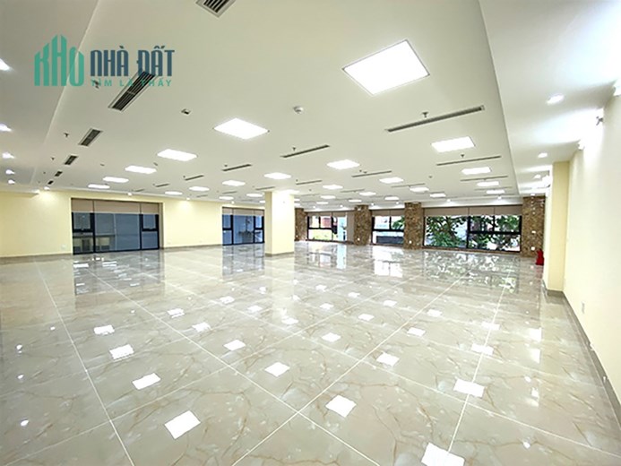 Cho Thuê Tòa Văn Phòng 10 Tầng Mặt Phố Hoàng Ngân, DT 420m2, MT 14m.Vị Trí Lô Góc. Giá 650tr/th